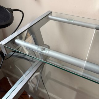 Mesa de escritorio de cristal