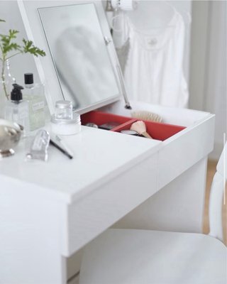 Tocador Ikea blanco con espejo