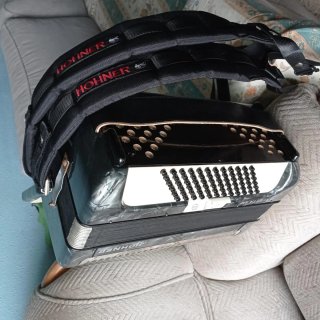 Acordeón Hohner Arietta II M 72 Bajos