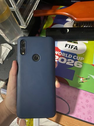 Teléfono Móvil Azul Cargando