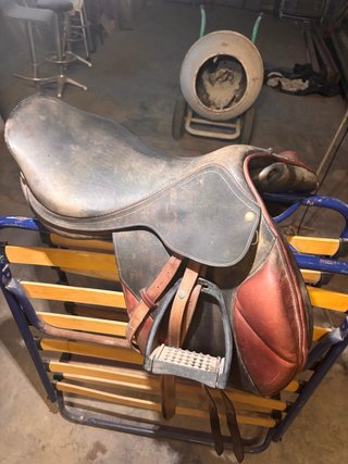 Silla de montar a caballo inglesa marca Forestier