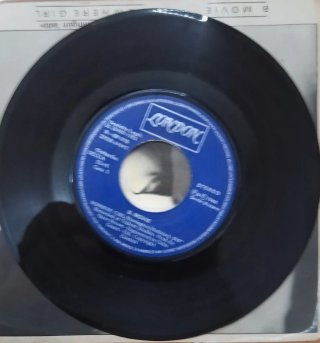 B. MOVIE NOWHERE GIRL Vinilo