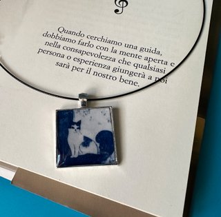 Collana con ciondolo in cianotipia