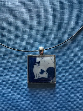 Collana con ciondolo in cianotipia