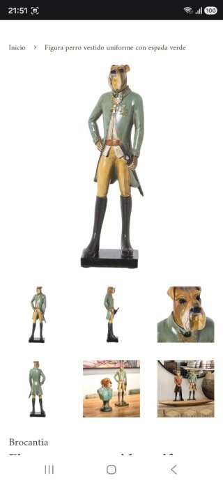 Figura perro uniforme militar espada