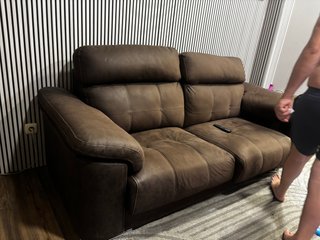 Sofá grande marrón