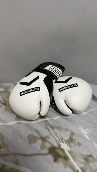 Guantes de boxeo Outshock blancos