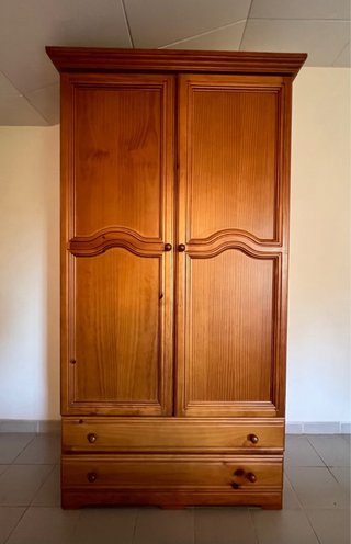 Dormitorio de madera de pino