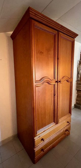 Dormitorio de madera de pino