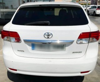 Toyota Avensis 2012