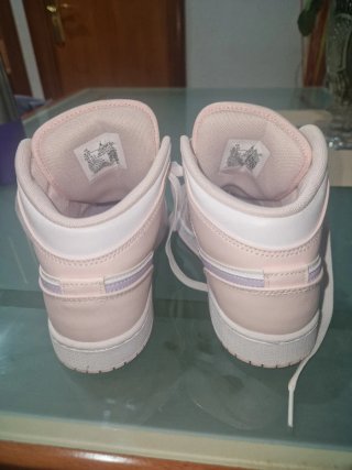 Zapatillas Jordan Mujer Rosa y Blanco