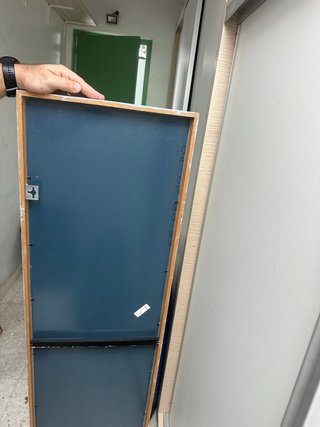Specchio a figura intera con cornice grigia