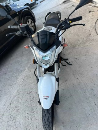 Moto Rinder Naked Blanca 2016