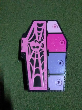 Monster High Draculaura con caja