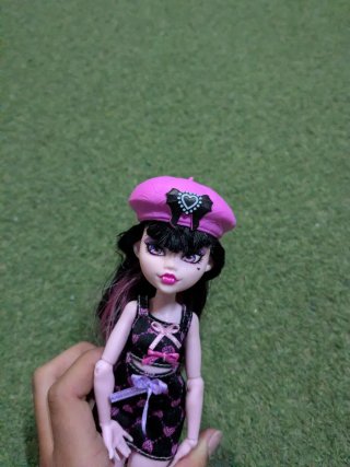 Monster High Draculaura con caja