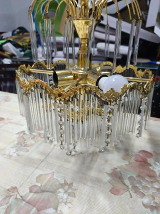 Lámpara de techo antigua dorada y cristal