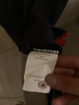 Polo Carolina Herrera azul y rojo