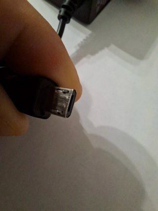 Adaptador de Corriente Micro USB 5V 2A