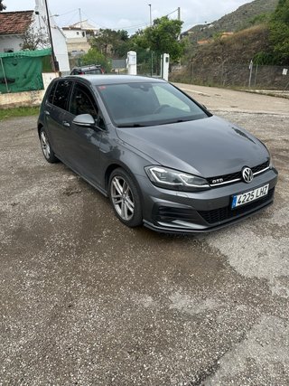 Volkswagen Golf 2018 Necesita reparar consumoAceit