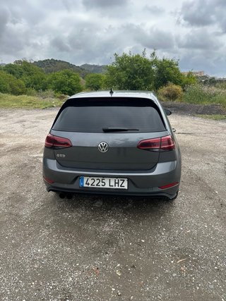 Volkswagen Golf 2018 Necesita reparar consumoAceit