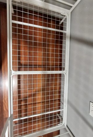 Litera metálica blanca Ikea