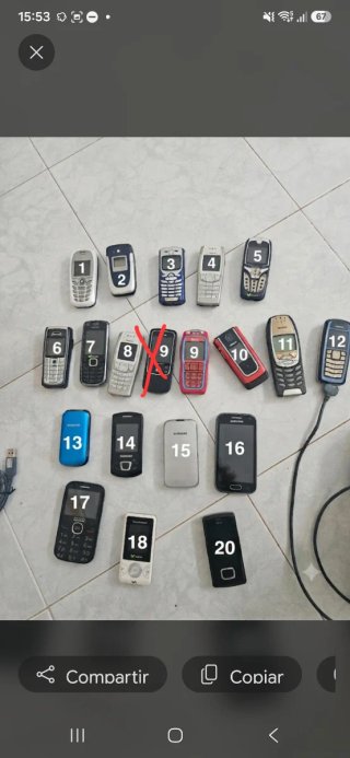 móviles antiguos y baterías