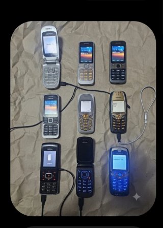 móviles antiguos y baterías