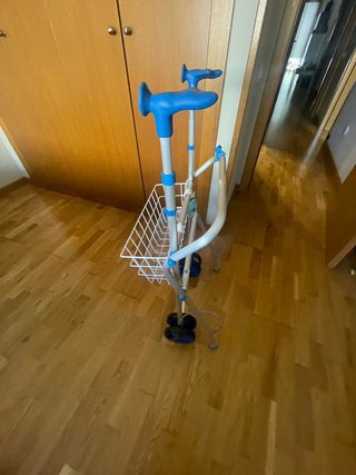 Andador aluminio 4 ruedas con cesta