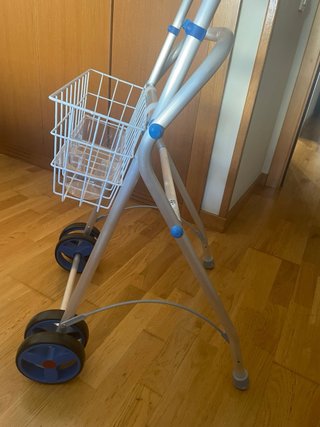 Andador aluminio 4 ruedas con cesta