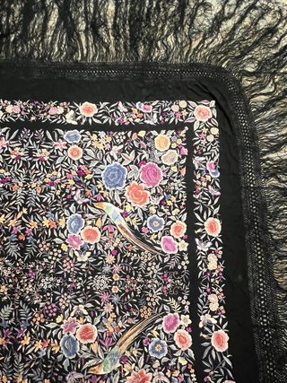 Antiguo Mantón de Manila Negro Flores