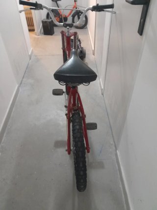 Bicicleta Motorreta Roja