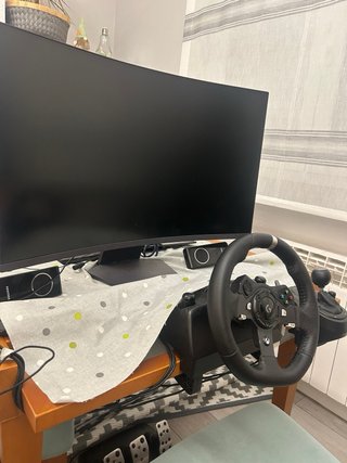 Volante Logitech G920 + Monitor LG curvo + altavoz