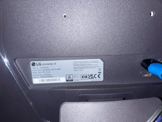 Volante Logitech G920 + Monitor LG curvo + altavoz