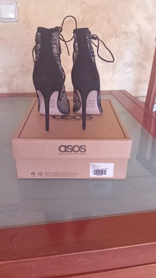 Sandalias ASOS encaje tacón alto