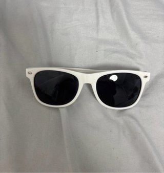 gafas de sol blancas