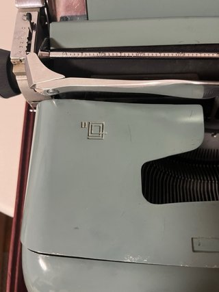 Máquina de escribir Olivetti Studio 44