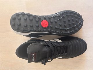 Zapatillas Adidas Negras y Blancas