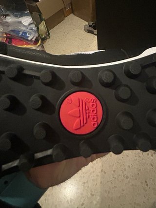 Zapatillas Adidas Negras y Blancas