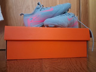 Botas de fútbol Talla 38. Nike.