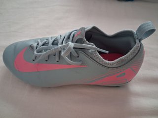 Botas de fútbol Talla 38. Nike.