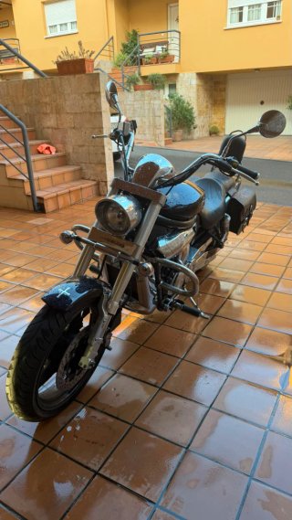 Hyosung Aquila 650 Cruiser Negra/Plateada