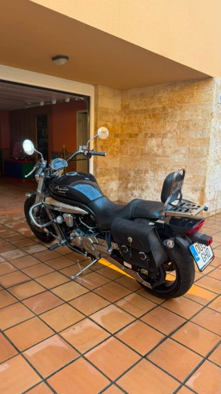 Hyosung Aquila 650 Cruiser Negra/Plateada