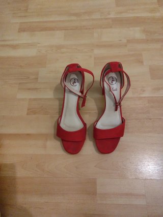 Sandalias tacón rojas