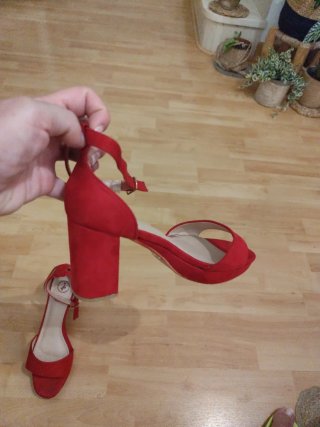 Sandalias tacón rojas