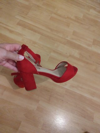 Sandalias tacón rojas