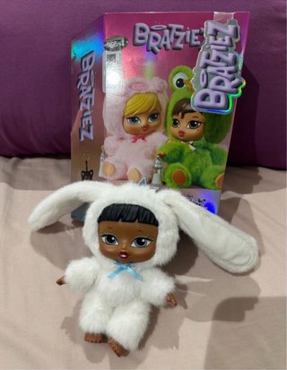 Bratz Bratzieez Muñeca Conejito Blanco