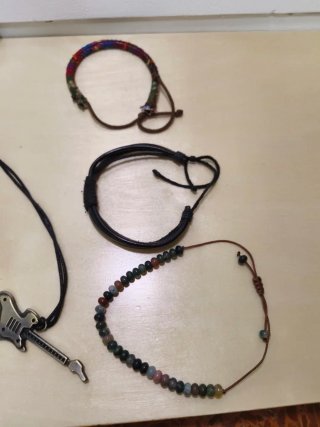 Colgantes y pulseras chico