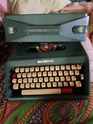 Máquina de escribir Underwood Sundstrand 44