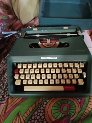 Máquina de escribir Underwood Sundstrand 44