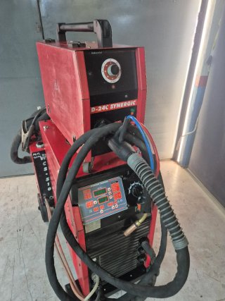 MAQUINA DE SOLDAR